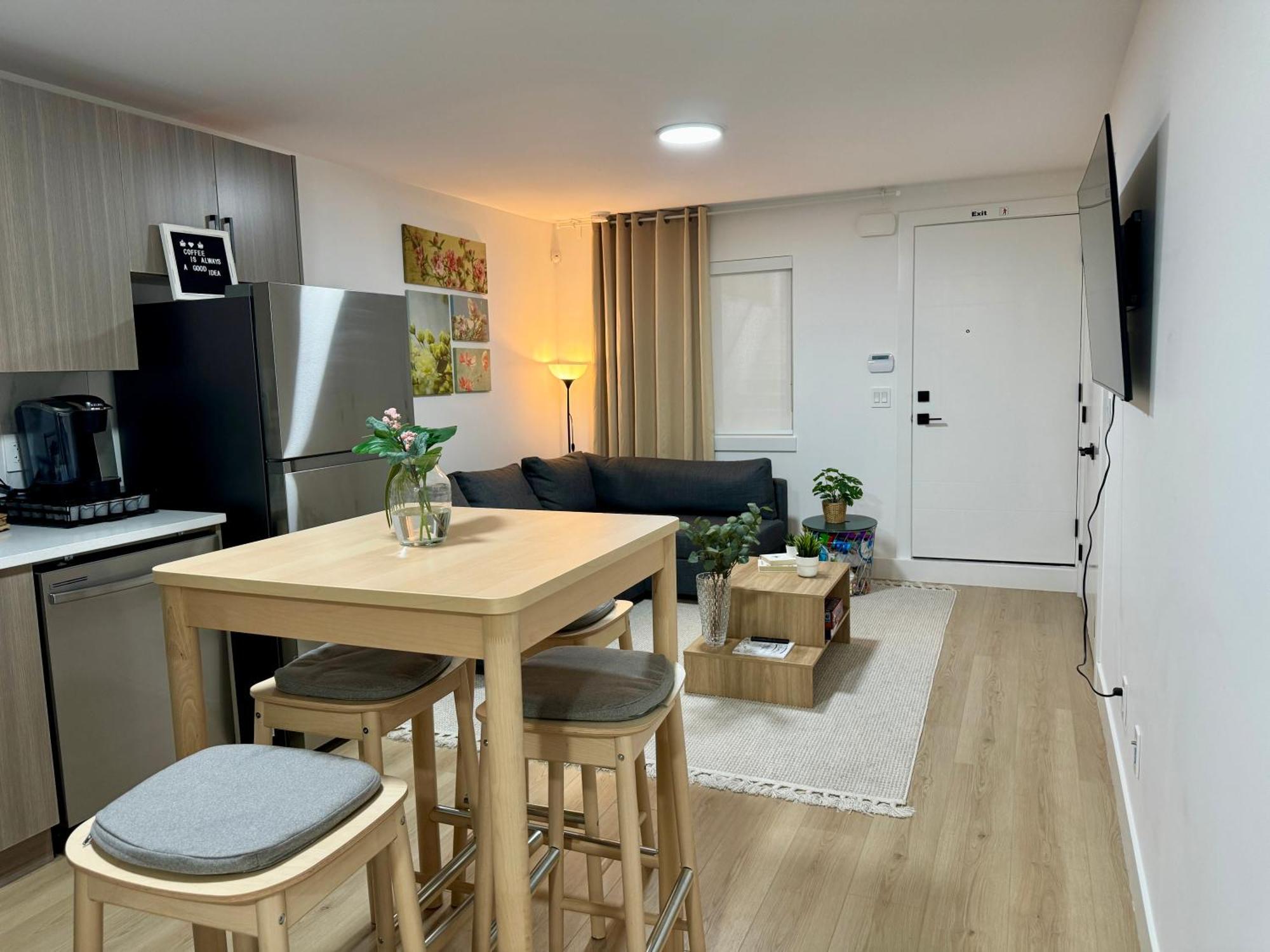 The Sunset Haven- Cozy 2Br Basement Suite Near White Rock Surrey Exteriör bild