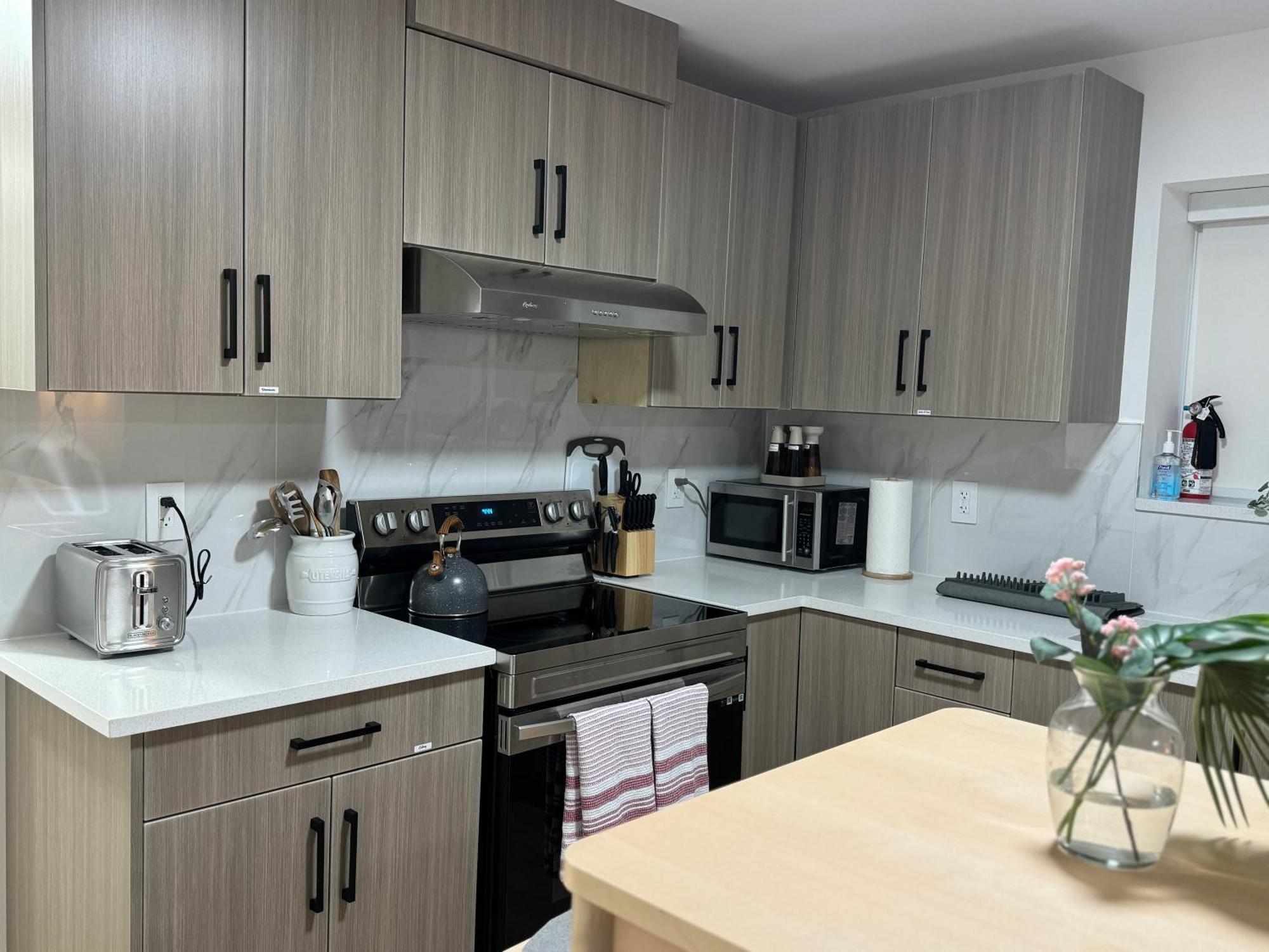 The Sunset Haven- Cozy 2Br Basement Suite Near White Rock Surrey Exteriör bild