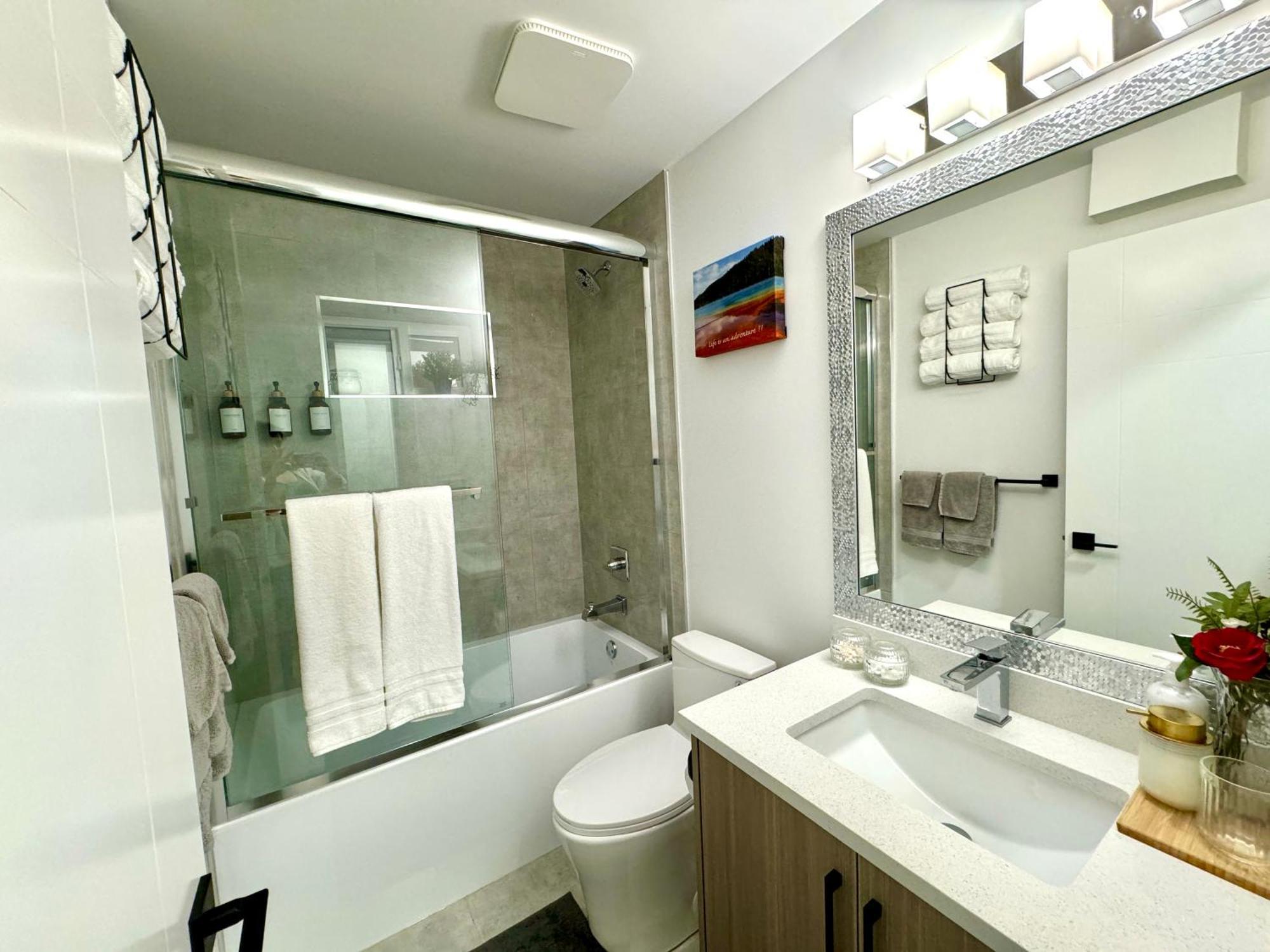 The Sunset Haven- Cozy 2Br Basement Suite Near White Rock Surrey Exteriör bild